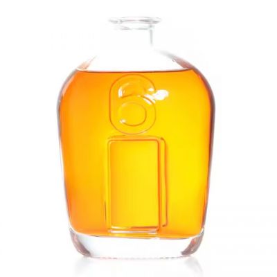 New Design Glass Spirits Bottle Customized Logo Embossed 500ml 700ml 750ml Vodka Gin Rum Liquor Bottle with Corks