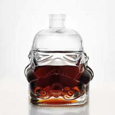 Wholesale Star Storm Trooper Shaped Wars Spirits Container 0.75l Liquor 750ml Vodka Special Unique Custom Funny Glass Bottle