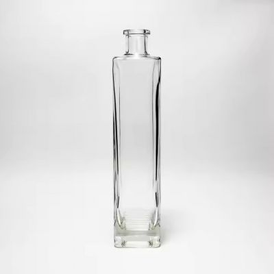 Transparent Empty Created Vodka Whiskey Bottle 500ml Rectangle Food Grade Rum Gin Tequila Liquor Alcohol Glass Bottle with Cork