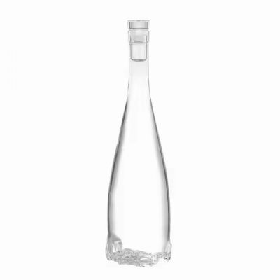 Wholesale 700ml Empty Glass Bottles for Vodka Gin Tequila Brandy Fancy Costume Liquor Cork Sealing Type
