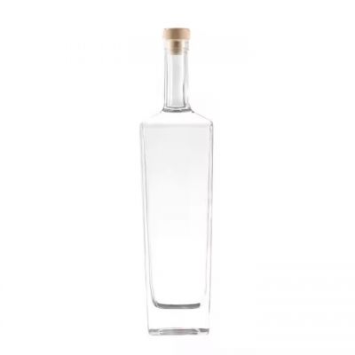 Custom Premium 700ml/750ml Glass Whiskey & Vodka Bottle Square Shape with Cork Top for Tequila & Brandy
