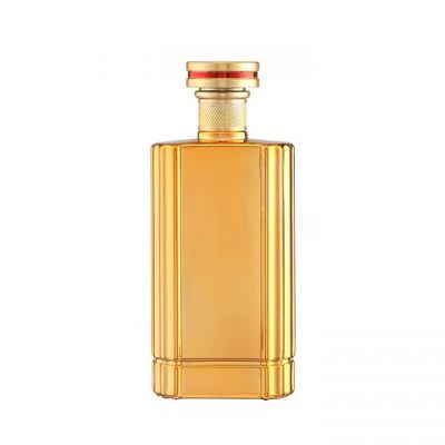 Popular Style 750ml Alcohol Bottles Square Glass Whisky Liquor Glass Bottle Flat Gold Color Brandy Spirits Bottle