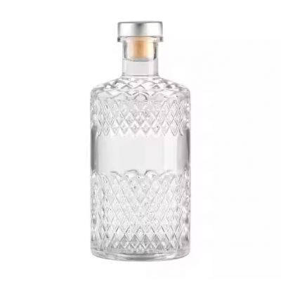 Personalized Custom 700ml Round Liquor Bottle Whisky Vodka Brandy Bottle High Transparency Rum Glass Bottle with Cork Cap