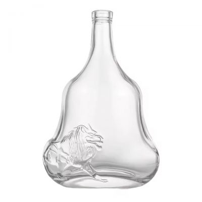 Unique 1000ml Glass Bottle with Carving 3D Lion Outside for Tequila Whiskey Vodka Custom Empty Spirit Liquor Bottle Stopper