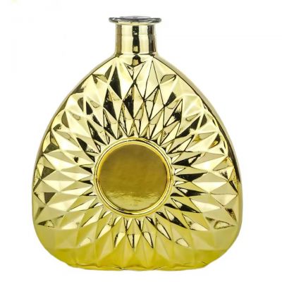 Luxury 700ml Gold Electroplated Faceted Design Bottle for Premium Brandy Tequila Spirit Custom Empty Decorative Glass Bottle