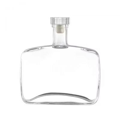 Custom Designed 500ml Square Glass Bottle Empty Cork for Gin Wine Tequila Brandy and Energy Drinks