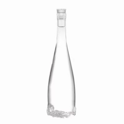 Wholesale 700ml Transparent Luxury Empty Glass Bottles Luxury Cork Sealed for Vodka Gin White Spirit for Clothing Brands