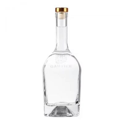Wholesale Customizable Transparent Design 500ml Creative Popular Spirit Glass Liquor Bottle for Whisky Brandy Gin Rum Vodka