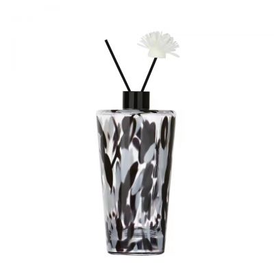 New Fashion Zebra-Stripe Empty Luxury Perfume Bottle Customized 20mL 30mL 50mL 100mL Round Glass Diffuser Bottle