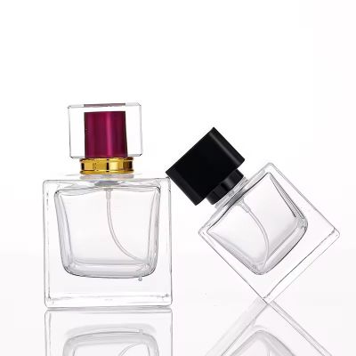 Wholesale Matte Finish Square Design Elegant 50ml 100ml Clear Glass Perfume Bottle Customizable Refillable Sprays