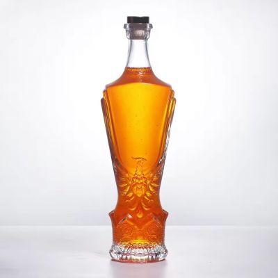 Custom 700ml Glass Pump Cap Bottles Cork Sealing for Vodka Whiskey Brandy Tequila Nightclubs Bars Casinos Energy Drinks