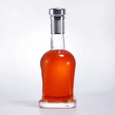 700ml Empty Glass Bottles for Vodka Spirit Liquor for Tequila Brandy with Screw Cap Sealing