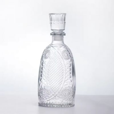 Hot Selling 850ml Square Empty Glass Bottle High Quality Eco-Friendly Crown Cap Vodka Gin Rum Whiskey Alcohol