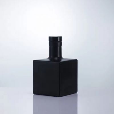 Customizable 380ml Black Square Glass Bottle with Rubber Stopper Luxury Classic High Quality Cap for Gifts
